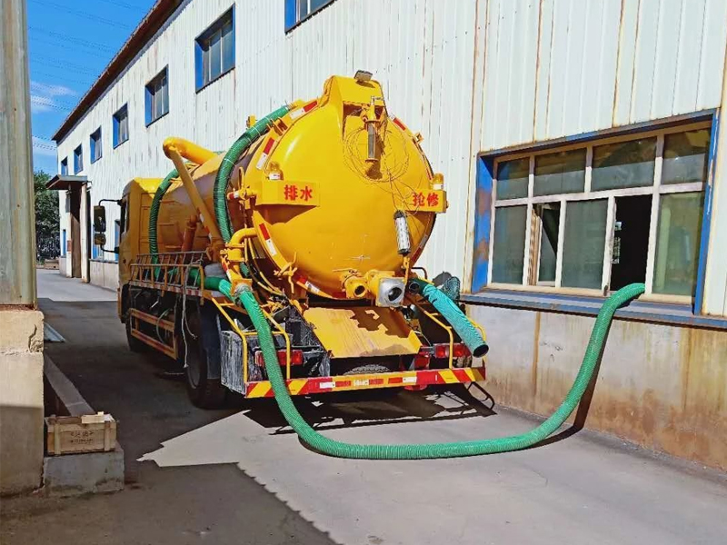 华侨路厂区化粪池清理